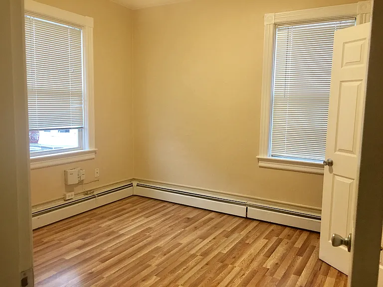 104 Knight St #3R — Photo 7