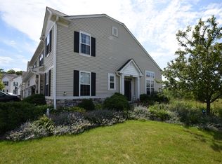 101 Harvest Ct, Volo, IL 60020