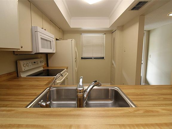 5th image of 3044 Eastland Blvd Unit I202