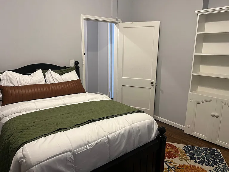 120 E Oak St #2 — Photo 3