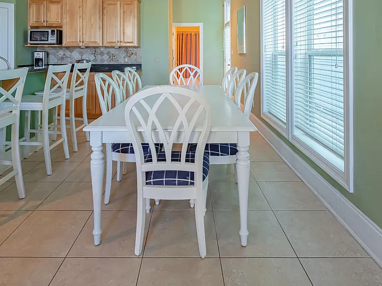 7414 Thomas Dr — Photo 4