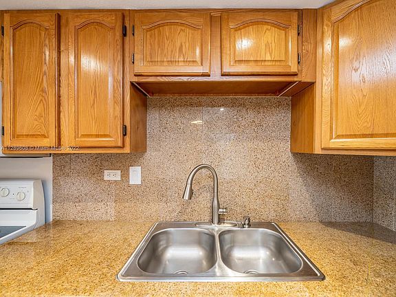 3rd image of 20225 NE 34th Ct APT 1519