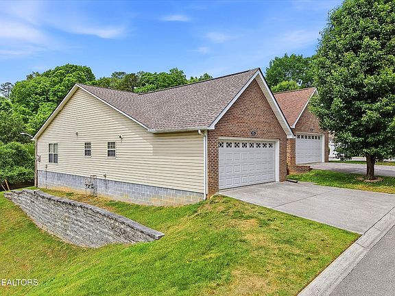 3rd image of 4415 Avery Village Way