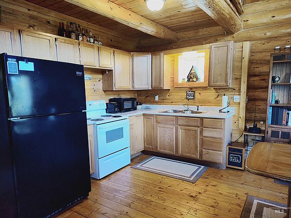 4th image of 124 Black Diamond Ln