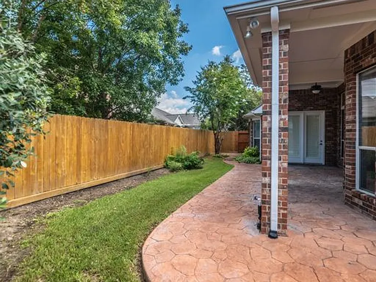 5019 Shining Creek Ct — Photo 16