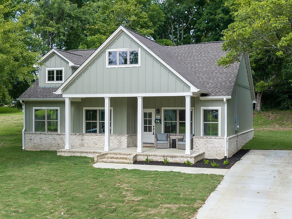 1st image of 83 Pecan St