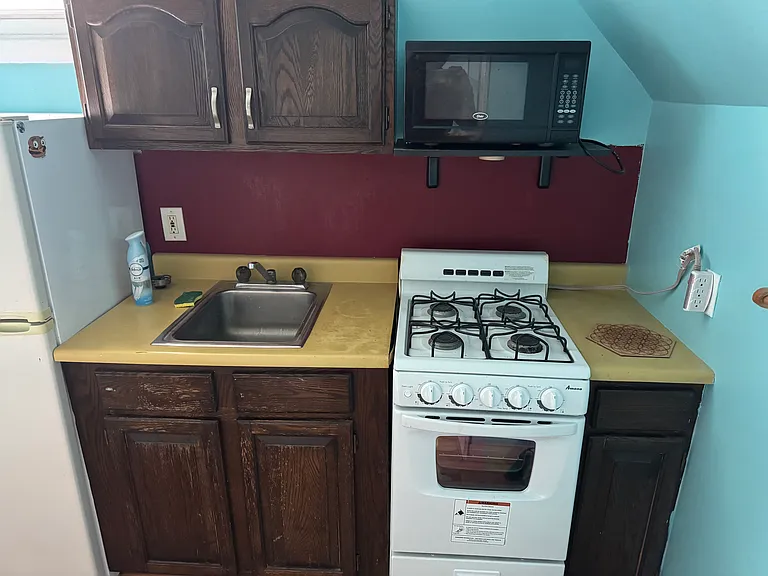 327 Meigs St #8 — Photo 4