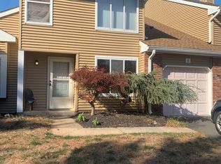 1 Driftwood Dr, Somerset, NJ 08873