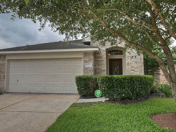 2nd image of 12130 Carriage Oak Cir