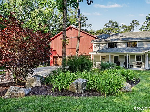 3rd image of 35 Hickory Hill Road
