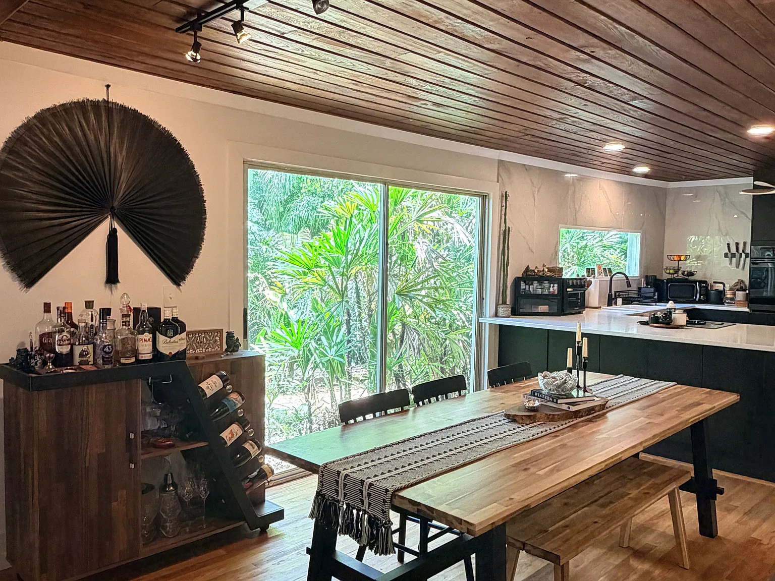 2 bed, 1084 sqft, $2,595 — Photo 3