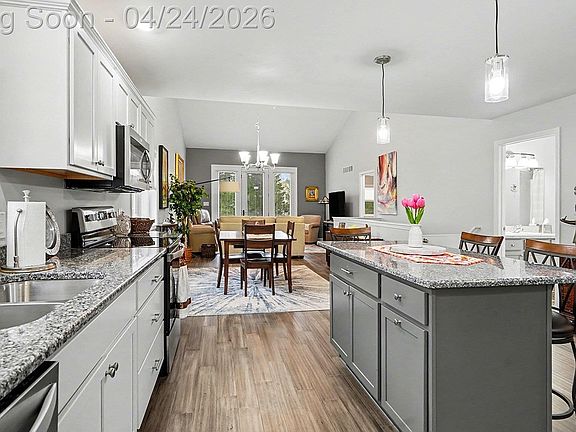 5th image of 4013 Eastbridge Circle Rd