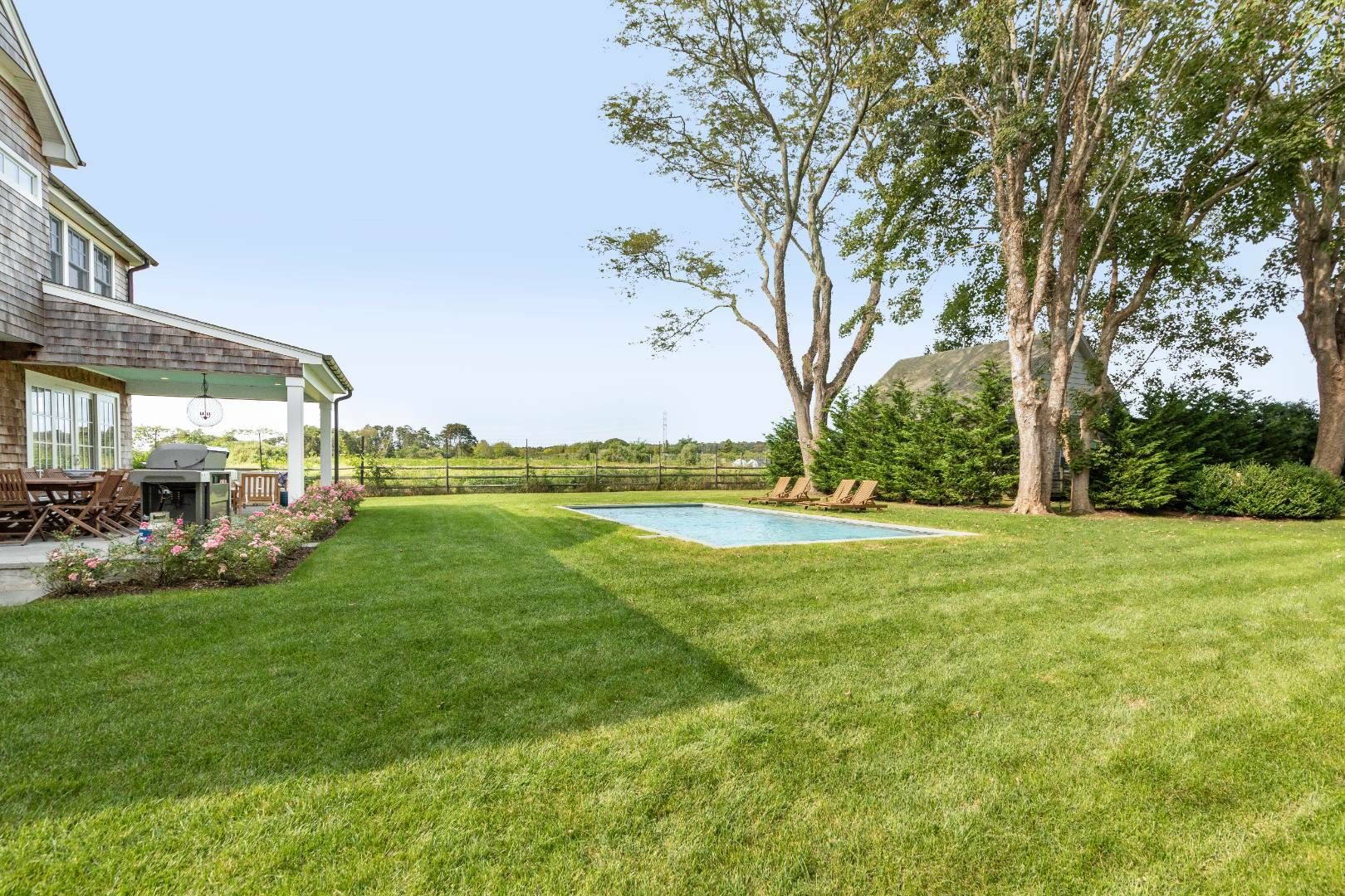  SPACIOUS BACKYARD