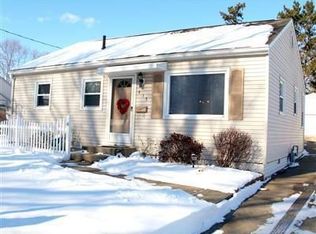 415 10th St NE, North Canton, OH 44720