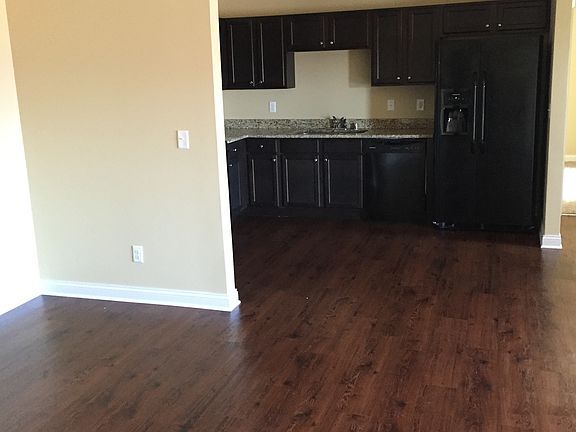 3rd image of 109 Winery Ct APT 4