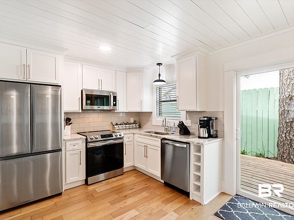 4th image of 226 E 24th Ave #9