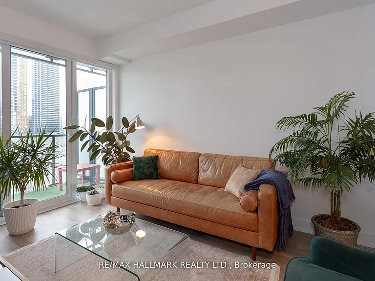 575 Bloor St E #2109 — Photo 9
