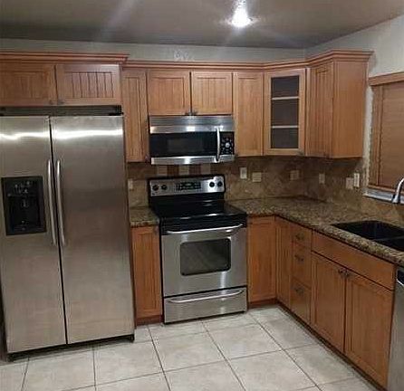 3rd image of 804 NW 99th Ave