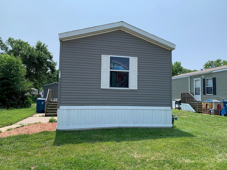 2nd image of 108 Haines St