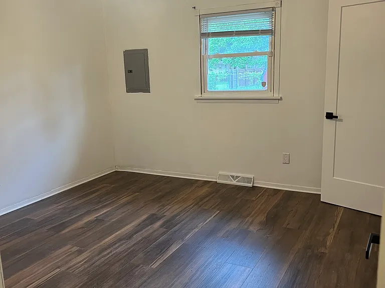 3297-99 Ashland St #1 — Photo 10