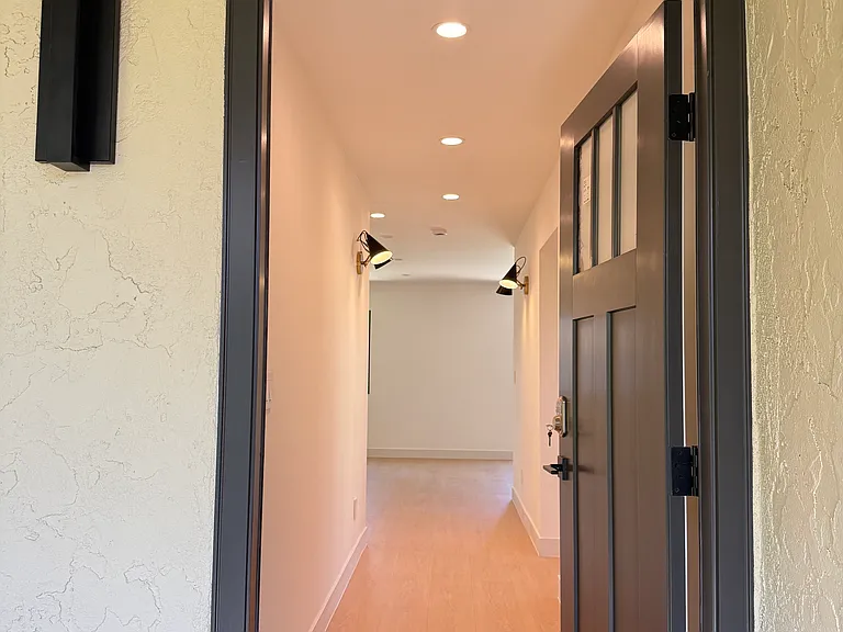 22783 Voss Ave #B — Photo 17
