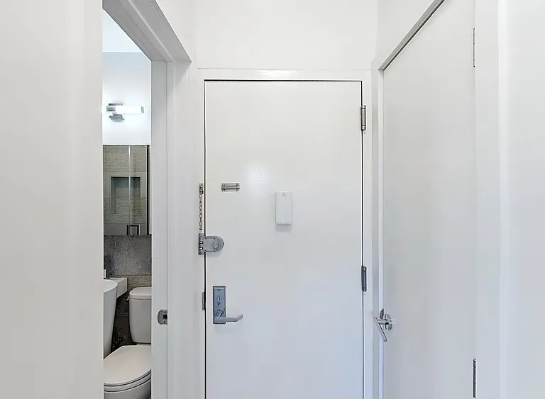624 E 11th St #5A — Photo 5