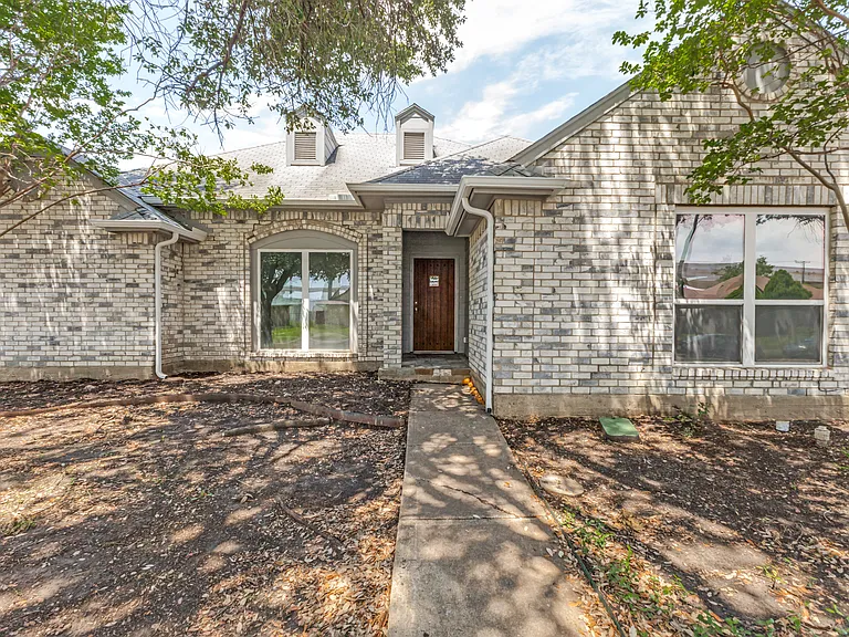 4111 Ocean Reef St — Photo 3