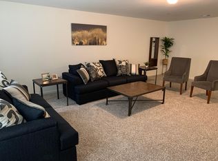 148 Acacia Ave, Clovis, CA 93612