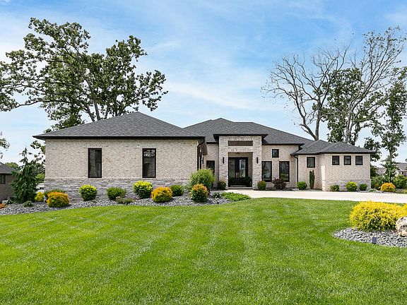 2nd image of 874 E Kenmare Court