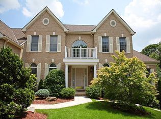 34 Inverness Ct, White Plains, NY 10605