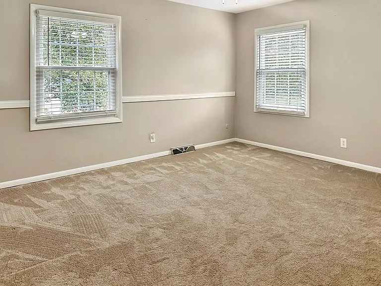 2236 Elmwood Dr SE — Photo 11