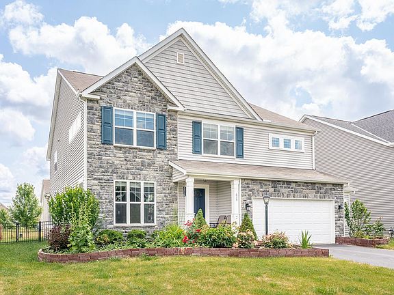 2nd image of 615 Willow Grove Dr