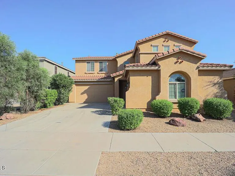 17269 W Morning Glory St — Photo 2