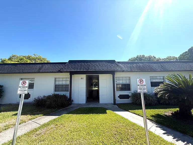 511 Duchess Ct #4 — Photo 1