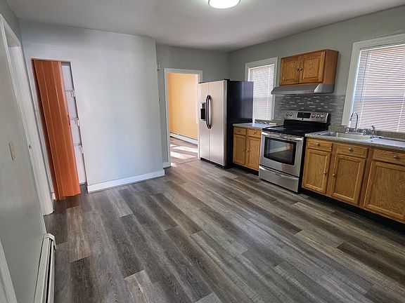 4th image of 12 Halton St Floor 2