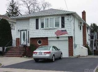 17 Norman St, Lynbrook, NY 11563