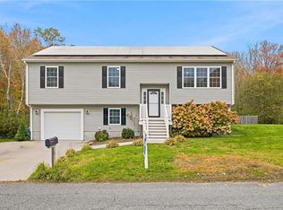 32 Arcadia Rd, Swansea, MA 02777