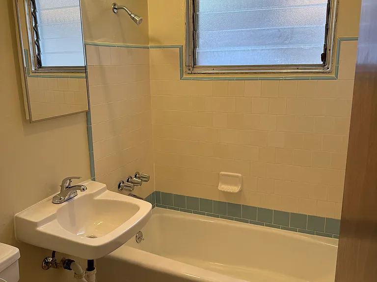 2367 Linwood St #2367 — Photo 7