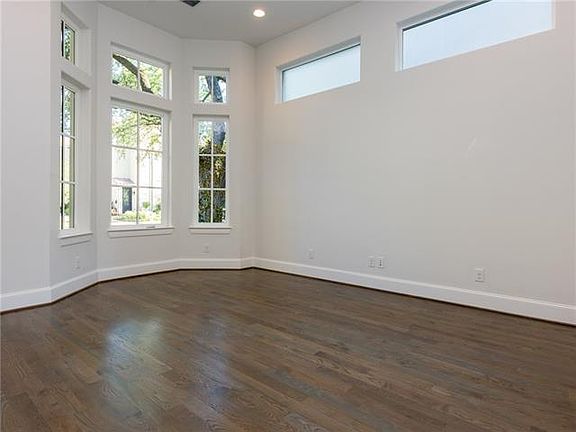 3rd image of 4515 Normandy Ave