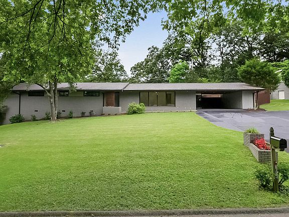 3rd image of 1014 Rivermont Pl