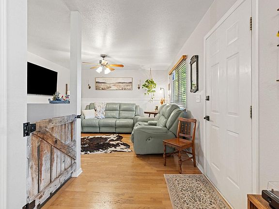 3rd image of 115 48th Ave