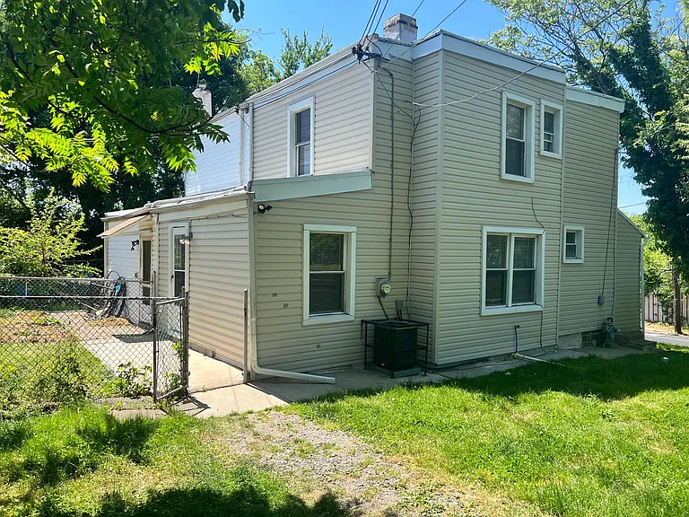 3501 Post Rd — Photo 4