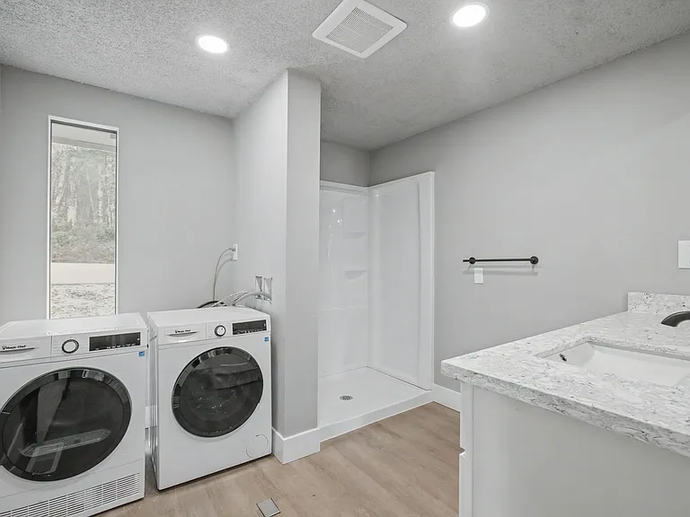 322 S Birch St — Photo 25