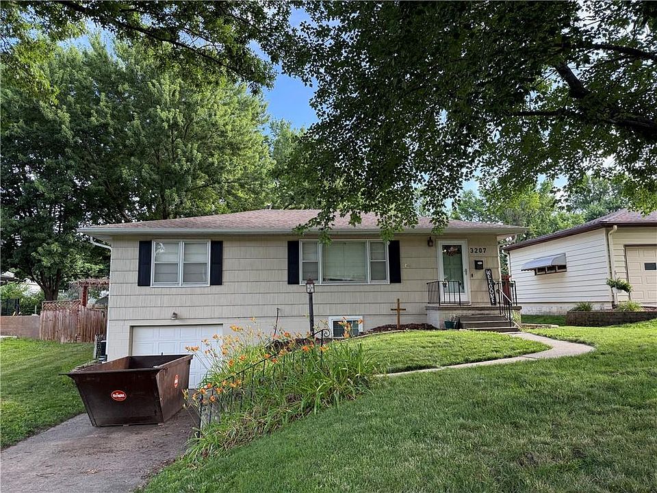 1st image of 3207 Doniphan Ave