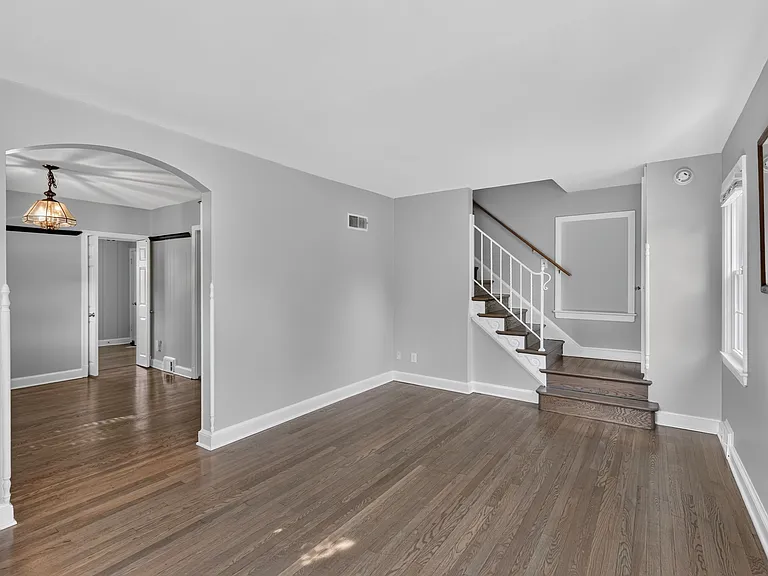 2804 63rd Ave — Photo 2