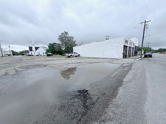 5th image of 219 N Pearl St