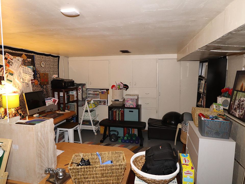 2nd image of 616 N Jenison Ave