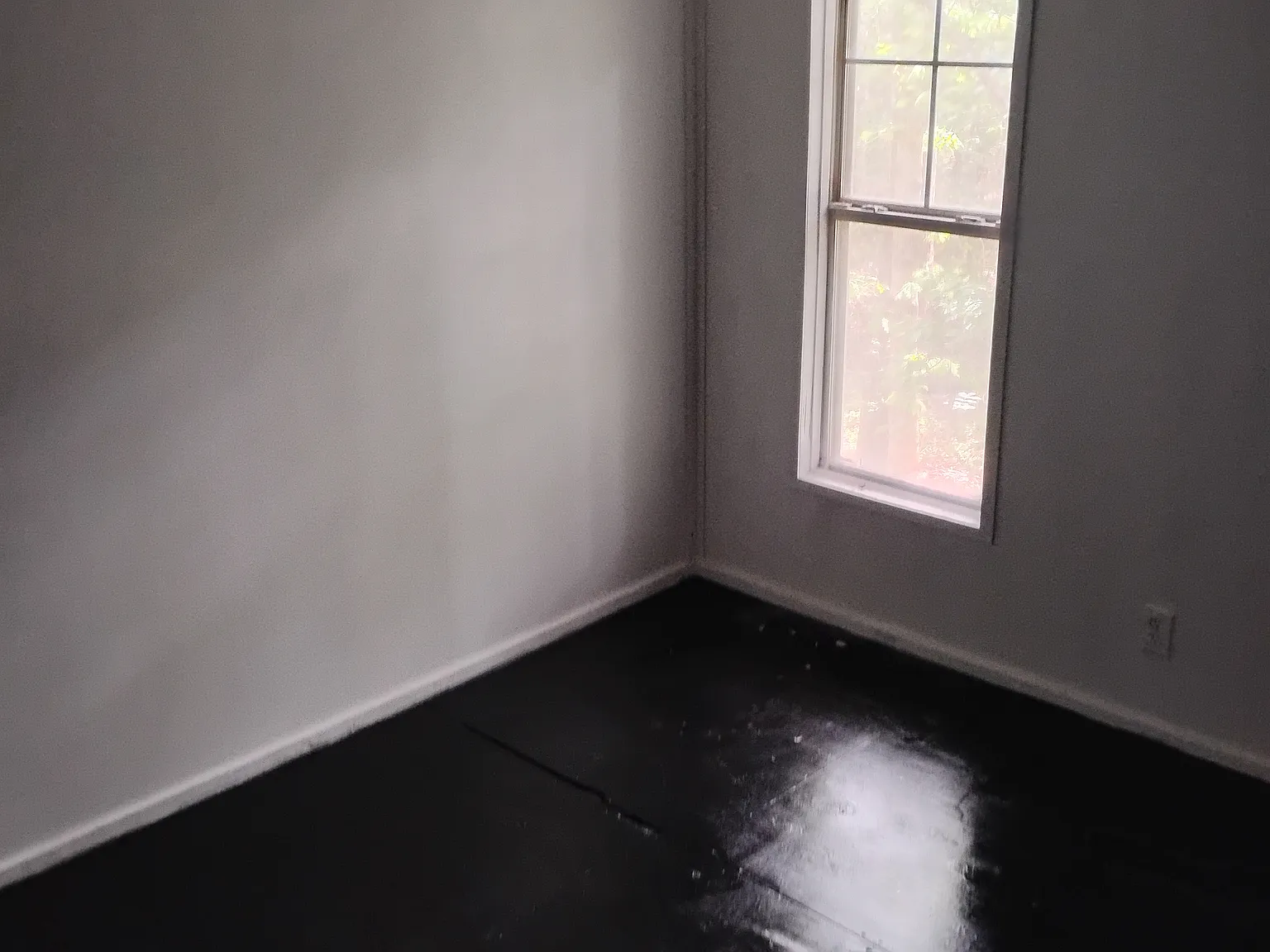 5 bed, 1400 sqft, $1,300 — Photo 4