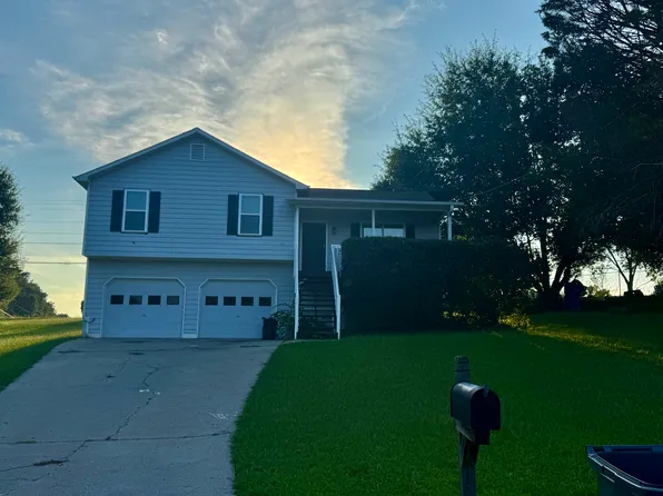 104 Limestone Ln, Douglasville, GA 30134