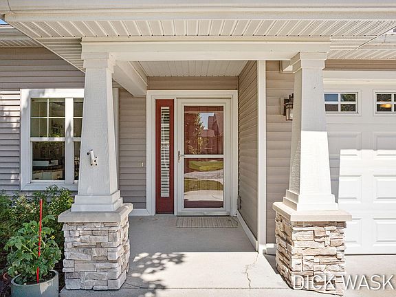 2nd image of 1276 Prestwick Dr